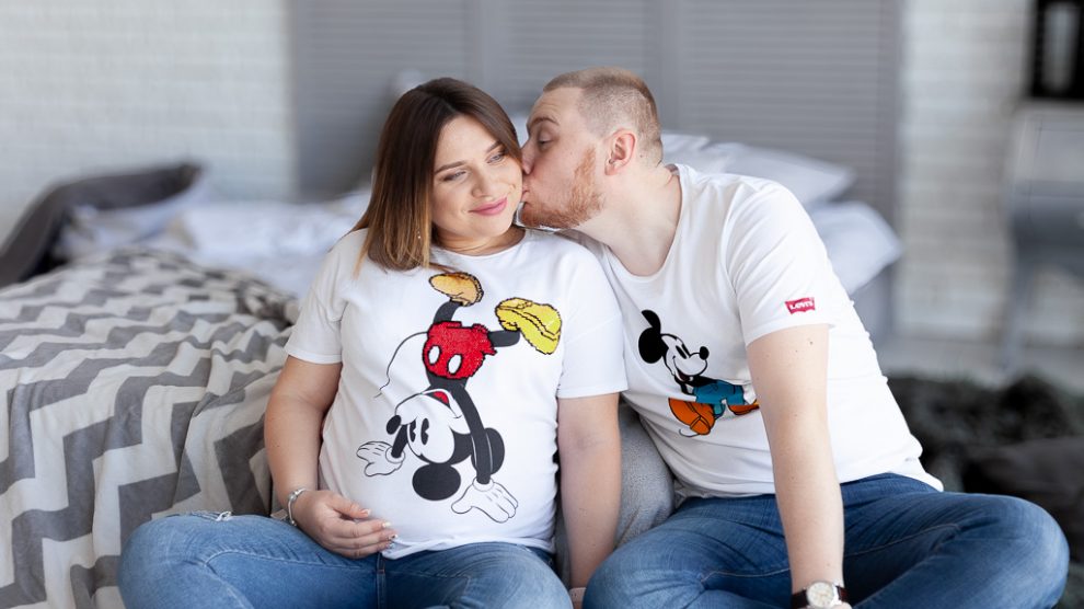 Фотосесія вагітності у фотостудії